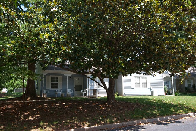 Fairmarket Plaza Apartments in Charlotte, NC - Building Photo - Building Photo