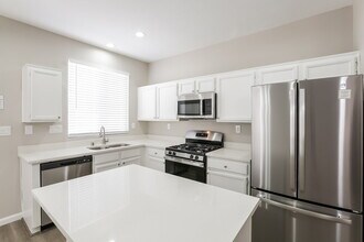 9782 Vista Crest Ave in Las Vegas, NV - Building Photo - Building Photo