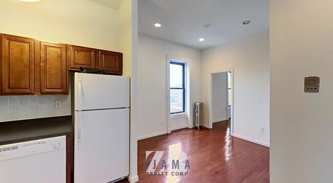 68 Putnam Ave in Brooklyn, NY - Building Photo - Building Photo