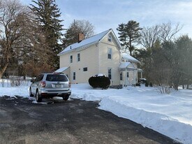 547 King St in Chappaqua, NY - Building Photo