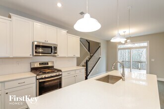 393 Floating Leaf Way in Dallas, GA - Foto de edificio - Building Photo