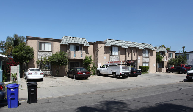 Laurel Manor in San Diego, CA - Foto de edificio - Building Photo