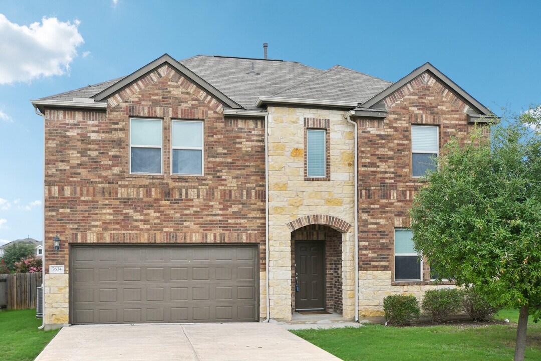 7634 Leonardo Dr in Round Rock, TX - Building Photo