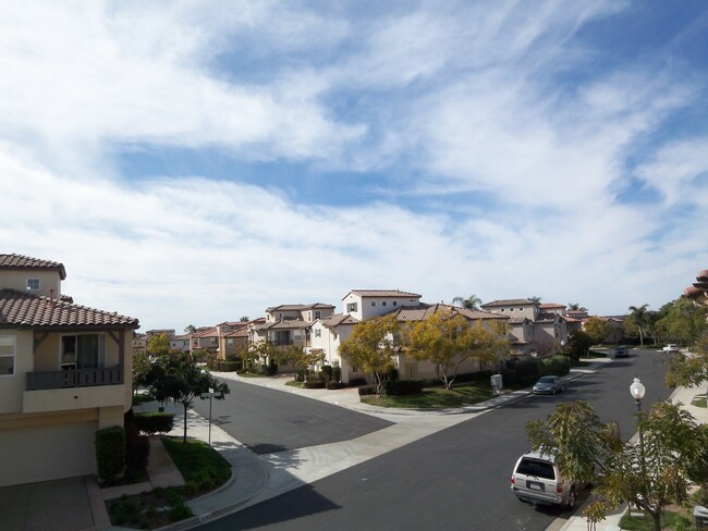 6496 Terraza Portico in Carlsbad, CA - Building Photo - Building Photo