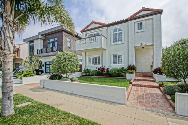 property at 202 N Juanita Ave