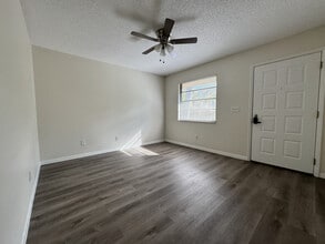 2900 Shore Dr in Safety Harbor, FL - Foto de edificio - Building Photo