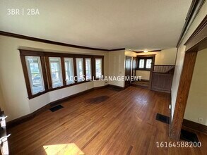 848 Henry Ave SE in Grand Rapids, MI - Foto de edificio - Building Photo
