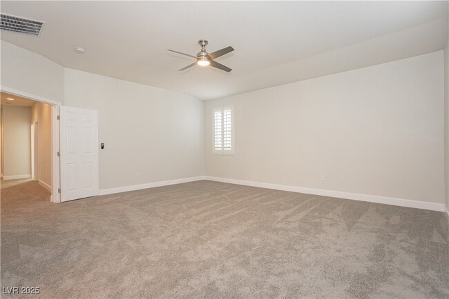 property at 971 Huntington Cove Pkwy