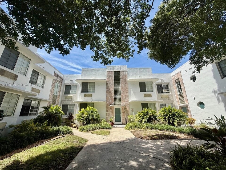 1606 Meridian Ave in Miami Beach, FL - Building Photo