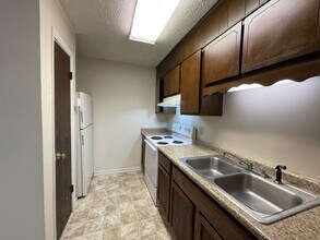 215 Darsey Rd in Hinesville, GA - Building Photo - Building Photo