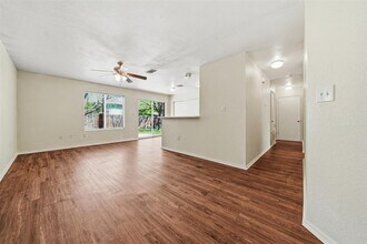 1910 Steeds Crossing in Pflugerville, TX - Building Photo - Building Photo