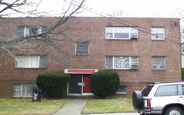 Karina Apartments in Drexel Hill, PA - Building Photo