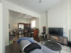64 W Superior St in Chicago, IL - Building Photo - Building Photo