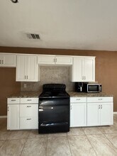3208 37th St in Lubbock, TX - Building Photo - Building Photo