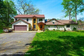 209 Pond Rd in Freehold, NJ - Building Photo - Building Photo