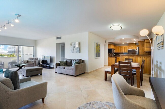 3 Island Ave in Miami Beach, FL - Building Photo - Building Photo
