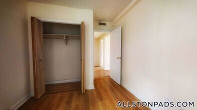 1131 Commonwealth Ave in Boston, MA - Building Photo - Building Photo