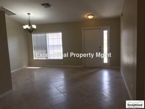 1002 NW 5th Ave in Cape Coral, FL - Building Photo - Building Photo