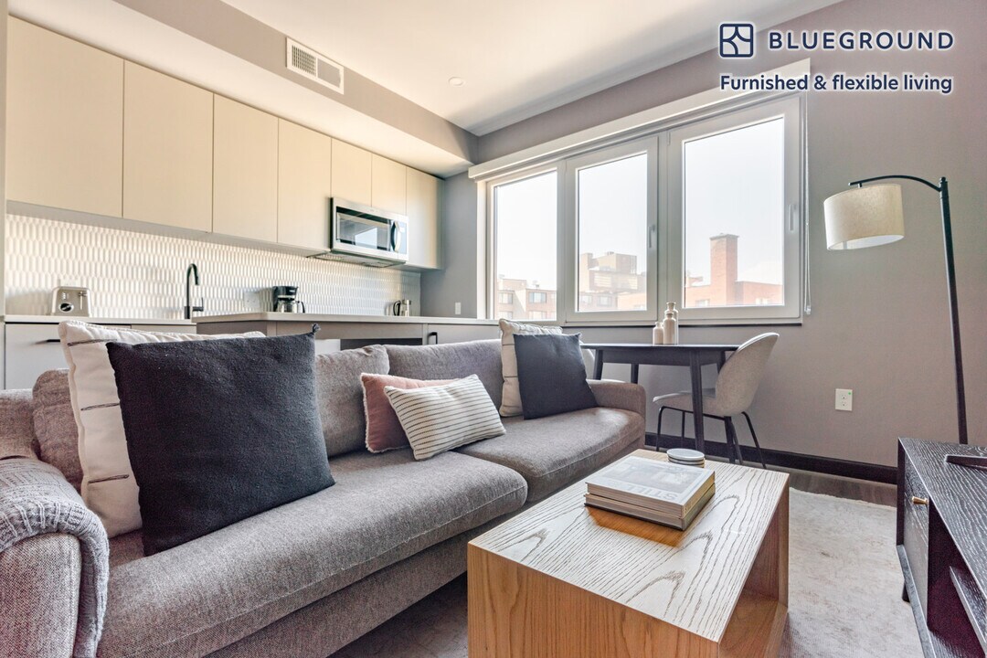 1313 L St NW in Washington, DC - Foto de edificio
