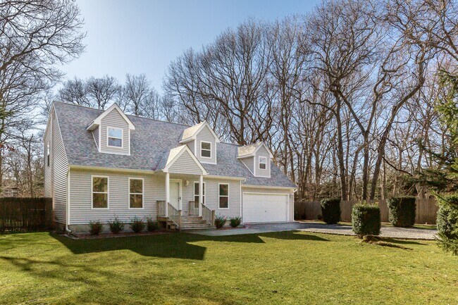 176 Underwood Dr in East Hampton, NY - Building Photo - Building Photo