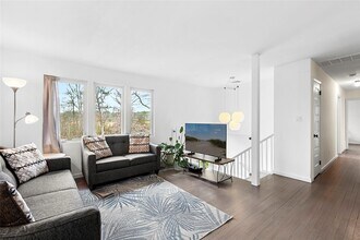 14 Old Main Rd in Quogue, NY - Building Photo - Building Photo