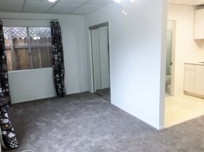 2418 32nd St, Unit Guest House in Santa Monica, CA - Building Photo - Building Photo