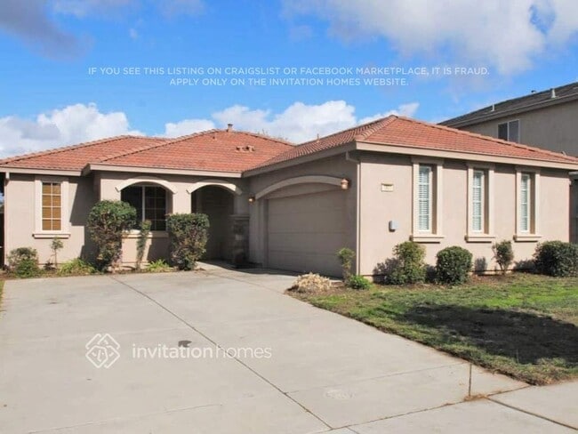 property at 1901 Pyramid Creek Dr