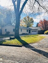 2401 Bristol Rd in Columbus, OH - Building Photo