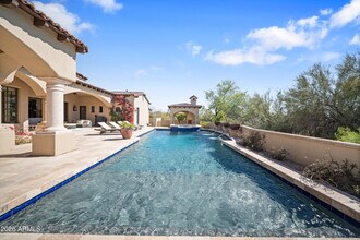 9290 E Thompson Peak Pkwy in Scottsdale, AZ - Building Photo - Building Photo