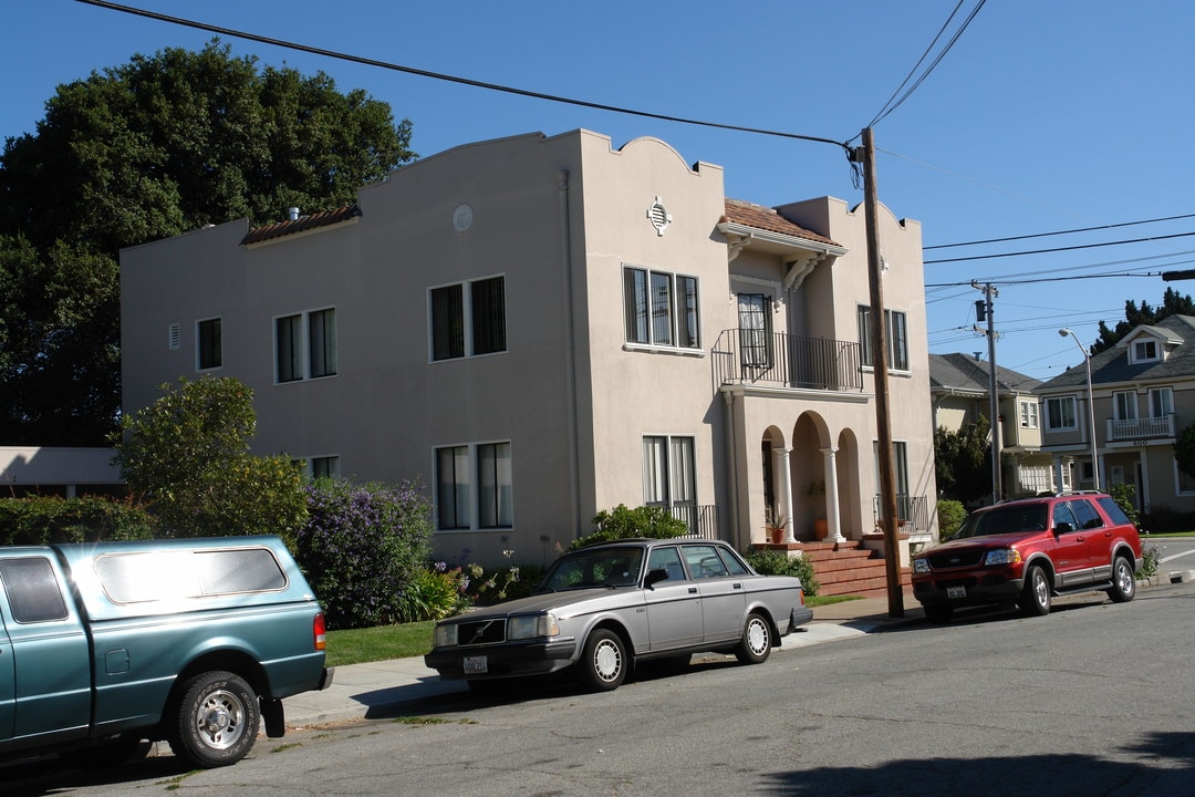 255 Grand Blvd in San Mateo, CA - Foto de edificio