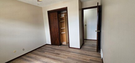 2320 W 5th St in Grand Island, NE - Building Photo - Building Photo
