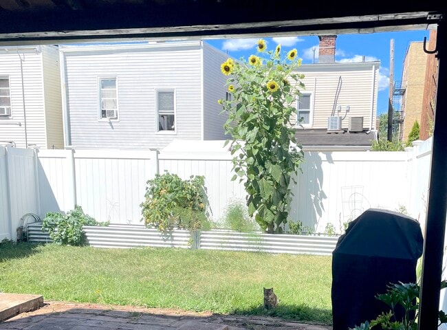 7 Duncan Ct, Unit 1 in Jersey City, NJ - Foto de edificio - Building Photo