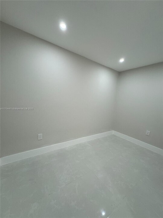 5450 Hollywood Blvd-Unit -209 in Hollywood, FL - Building Photo