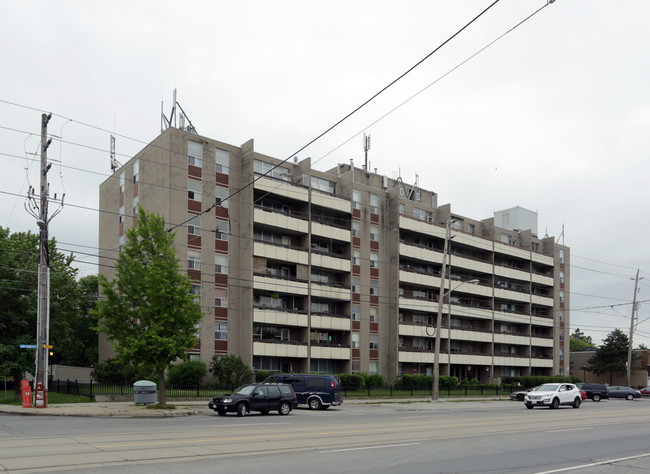 Lakeshore Towers in Toronto, ON - Building Photo - Building Photo