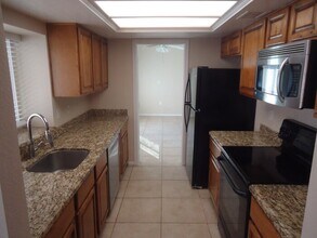 3329 E Siesta Ln in Phoenix, AZ - Building Photo - Building Photo
