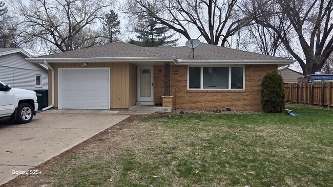 property at 427 Longfellow St NE
