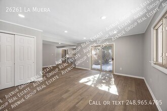 26261 La Muera St in Farmington Hills, MI - Building Photo - Building Photo