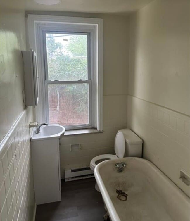 6061 W Girard Ave in Philadelphia, PA - Building Photo - Building Photo