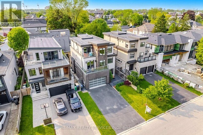 685 Montbeck Crescent in Mississauga, ON - Building Photo - Building Photo