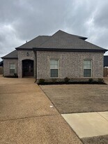 5473 Glenstone Cv in Memphis, TN - Building Photo