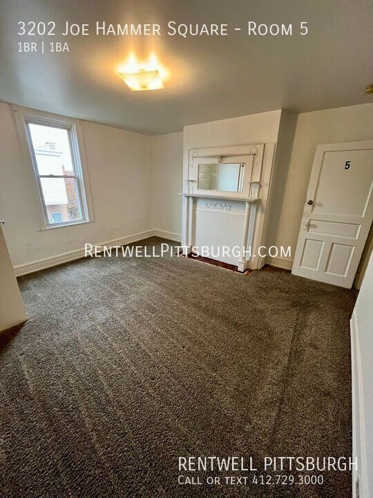 3202 Joe Hammer Square-Unit -Room 5 in Pittsburgh, PA - Building Photo
