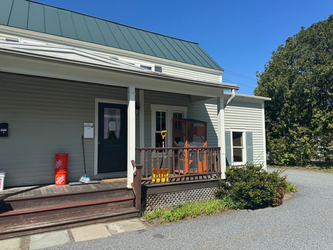 37 Bank St
