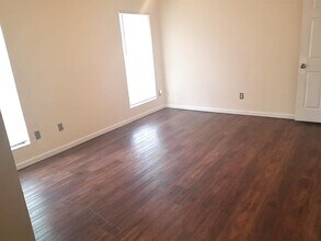 7200 T C Jester Blvd-Unit -1003 in Houston, TX - Building Photo - Building Photo