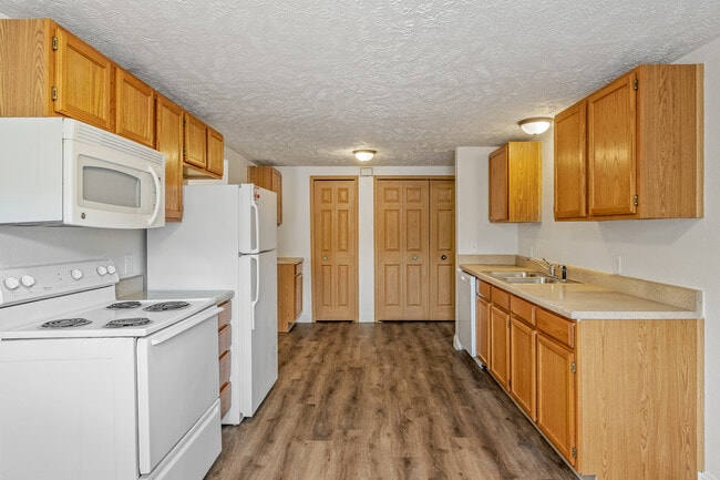 Fieldstone Apartments in Caledonia, MI - Building Photo - Building Photo