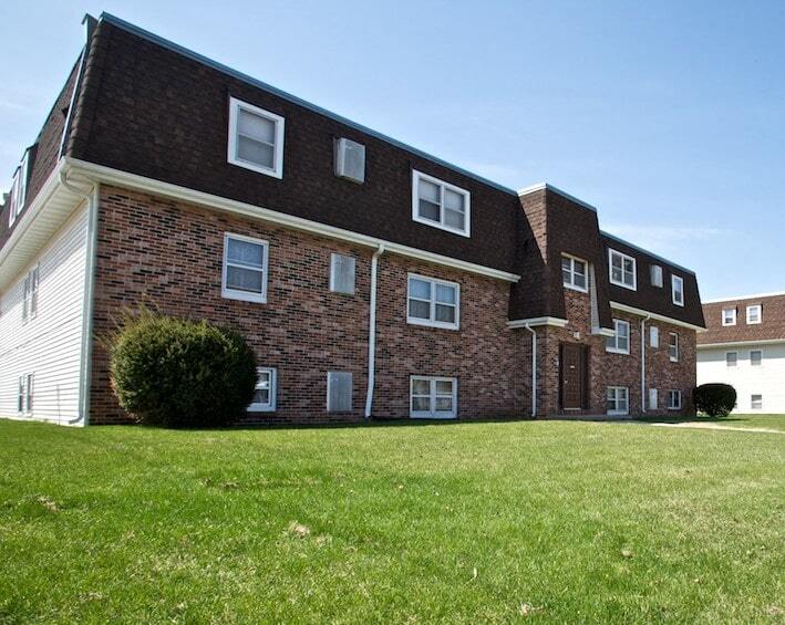 Santa Barbara in Marshalltown, IA - Foto de edificio