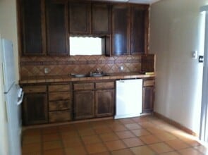 4412 Gordon St in Bakersfield, CA - Building Photo - Building Photo
