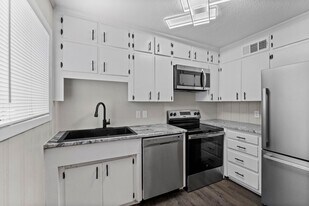 Channing Apartments East in Huntsville, AL - Building Photo