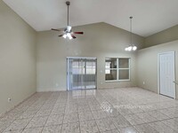 2772 Woodstream Cir in Kissimmee, FL - Foto de edificio - Building Photo