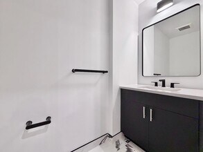 375 Monmouth St in Jersey City, NJ - Building Photo - Building Photo