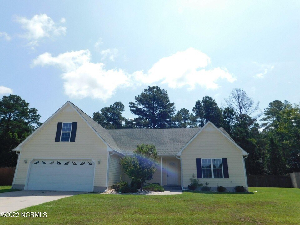 1504 Mesquite Ct in Havelock, NC - Building Photo